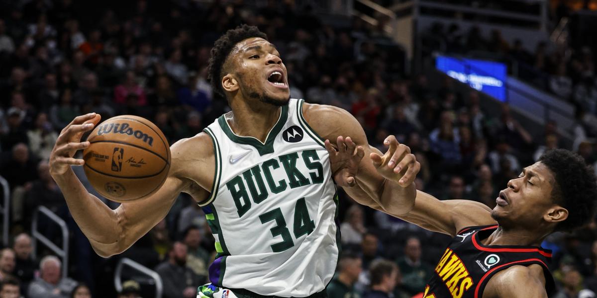 Anteto se exhibe con 43 puntos contra los Hawks