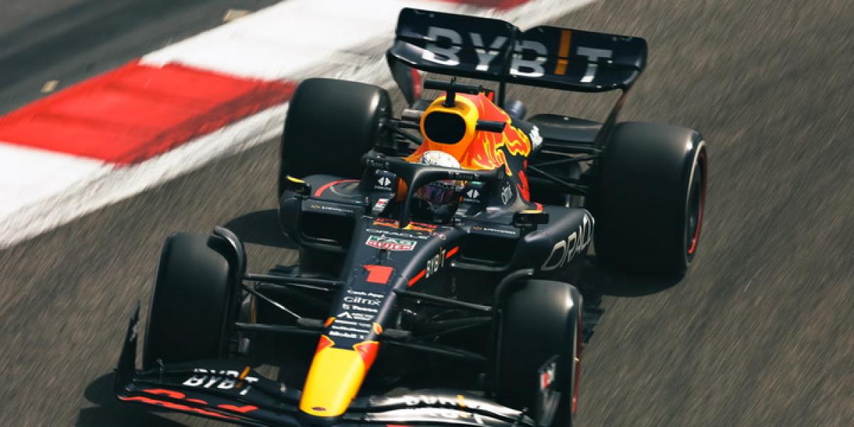 Verstappen saca músculo y Alonso termina cuarto