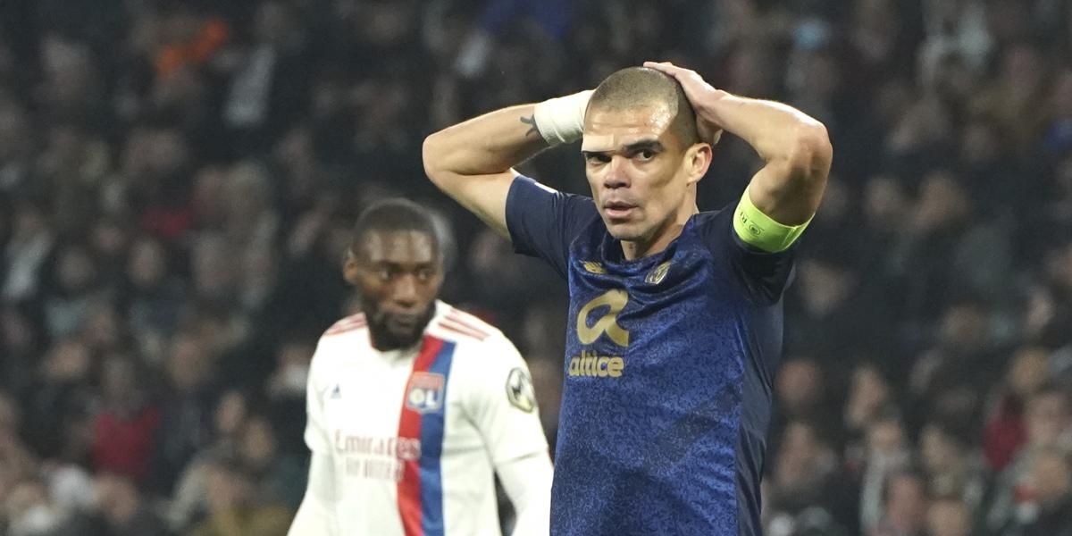 Al Lyon le basta con el 1-1 y elimina al Porto