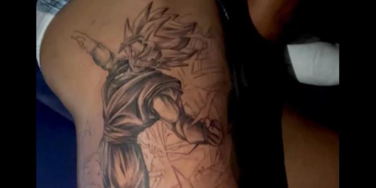 Así luce el tatuaje de Dragon Ball en la pierna de Aubameyang
