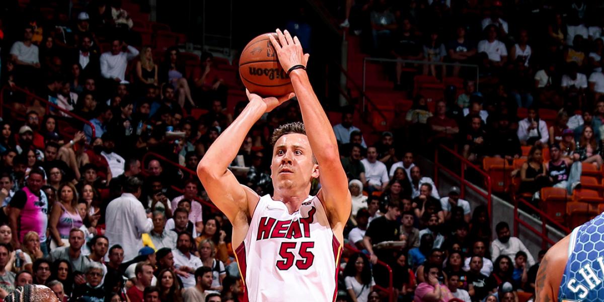 Miami Heat, líder de la Conferencia Este, no deja opción a Charlotte Hornets