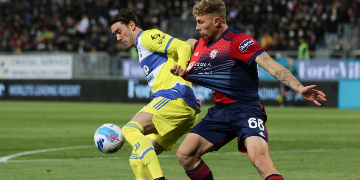 Vlahovic sella la remontada de la Juventus