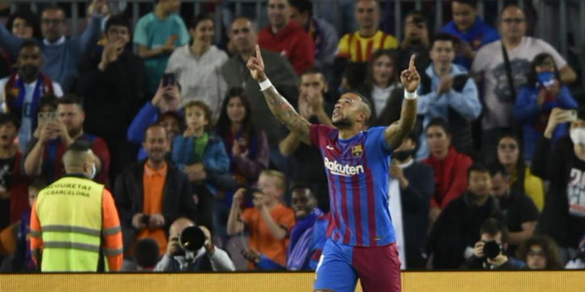 Aubameyang, suplente ante el Betis; Neto y Memphis, titulares