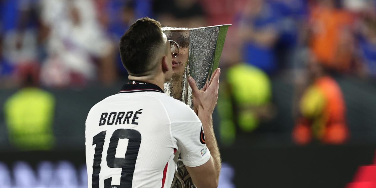 Benzema es un delantero total