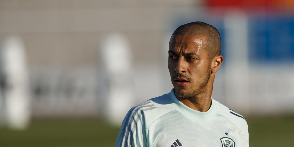 Thiago, baja de la selección por problemas musculares