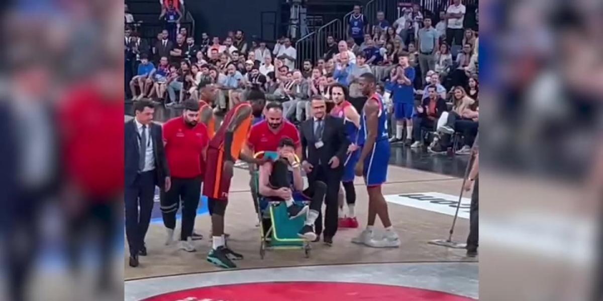 Micic salió en silla de ruedas de la semifinal de la liga turca