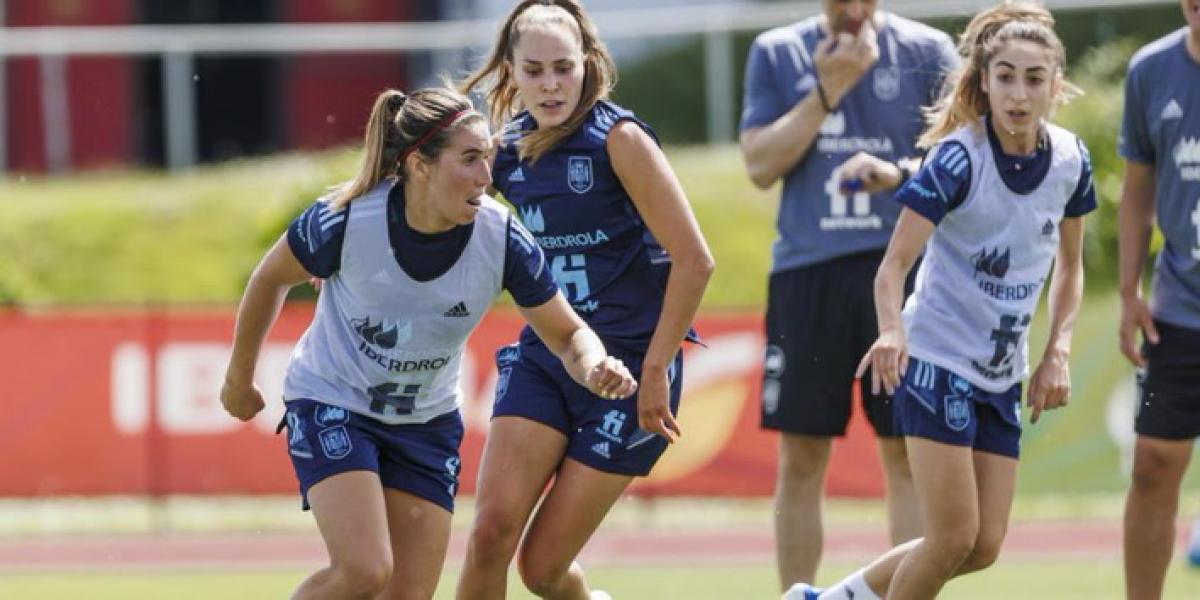 Primer entrenamiento sin Jenni Hermoso y con Esther González al margen