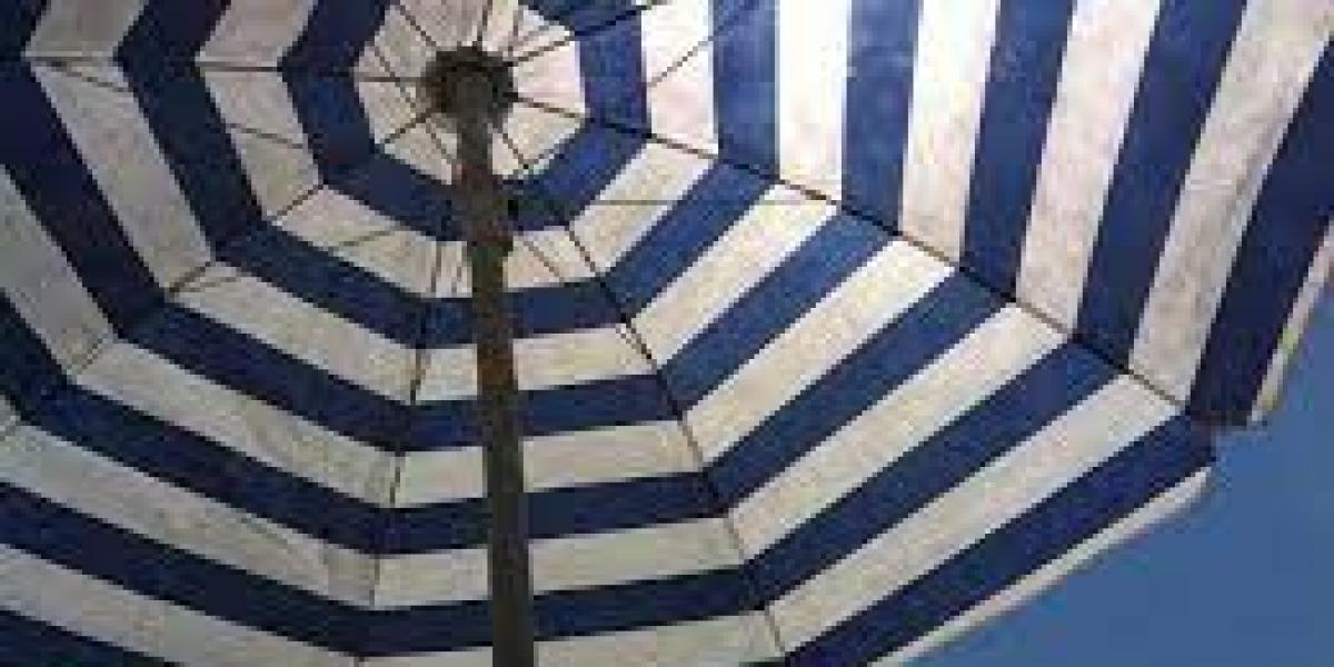 Muere una mujer de 63 años tras ser atravesada por una sombrilla de playa