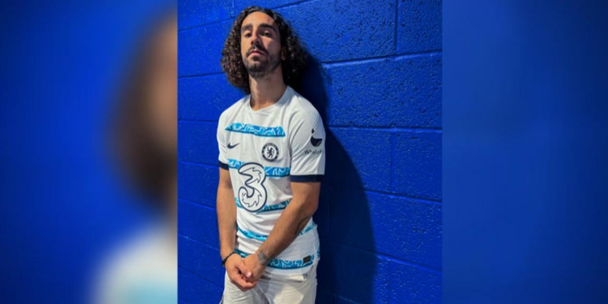 Hinchas del Chelsea piden que Cucurella se marche