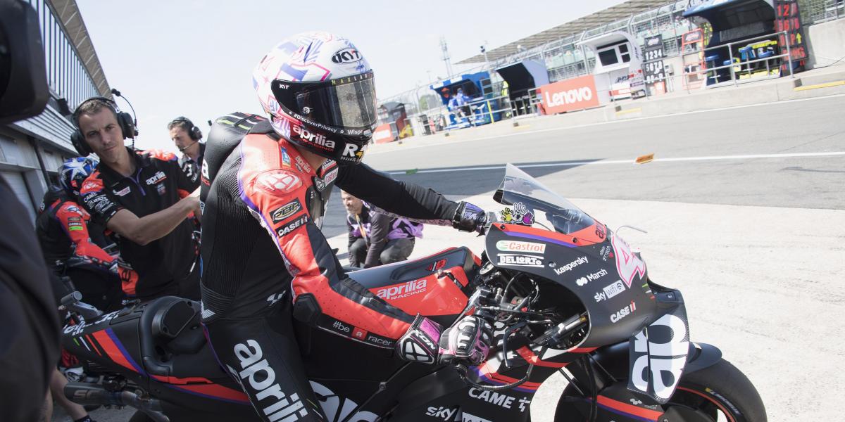 Aleix Espargaró asegura que su situación física mejora día a día