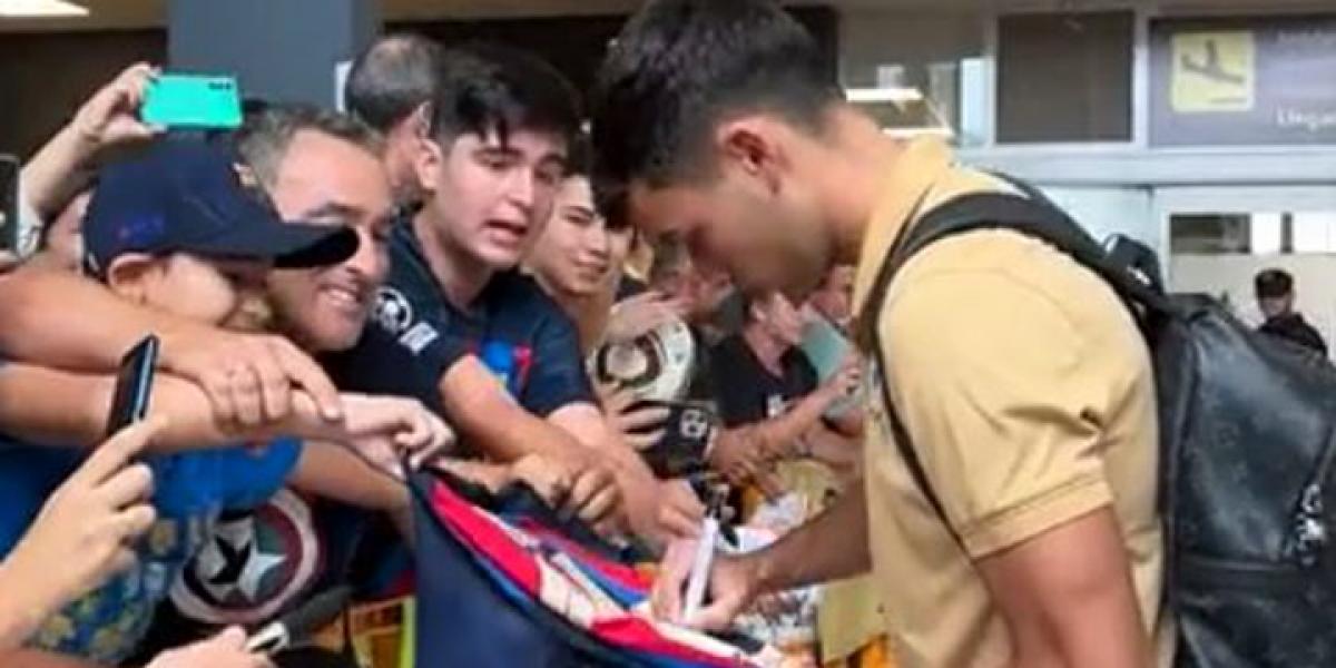 El Barça ya está en Donostia sin Koundé y con Memphis y Aubameyang