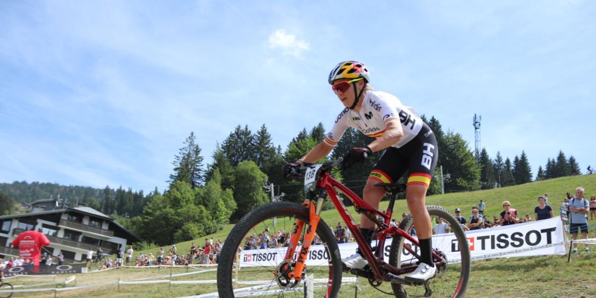 Rocío del Alba, operada con éxito de la fractura de clavícula que sufrió en Suiza