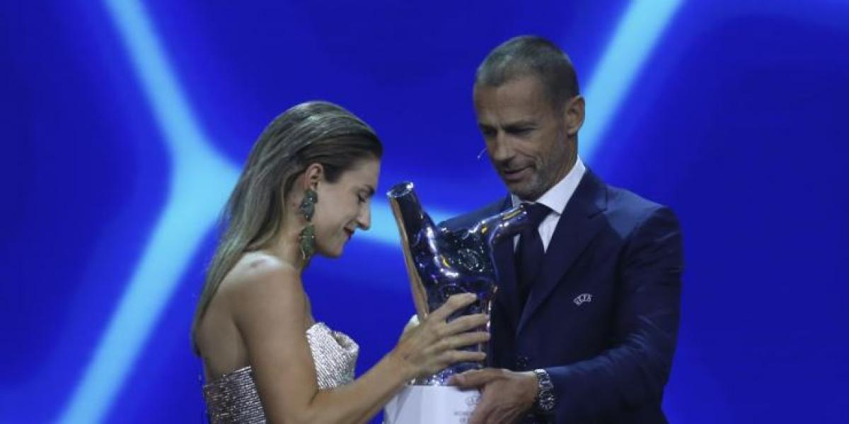 Alexia, emocionada tras ser elegida como mejor Jugadora de la UEFA