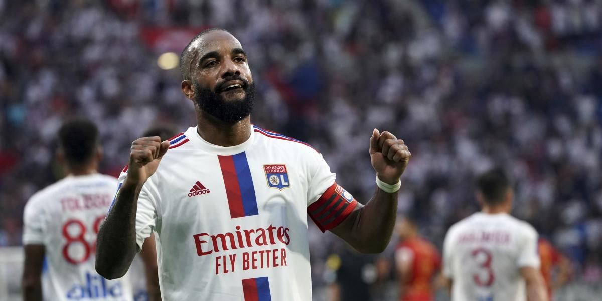 El Lyon de Laurent Blanc gana sobre la bocina