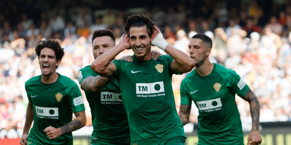 Pere Milla neutraliza las dos primeras flechas del arquero Cavani