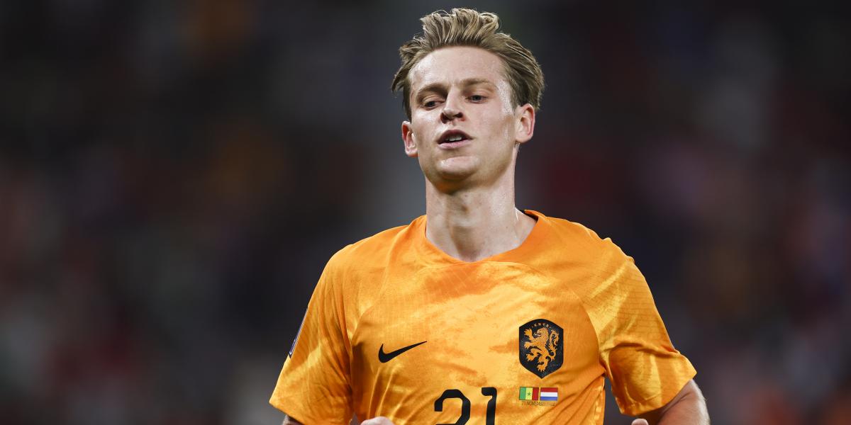 Van Hooijdonk destaca sólo a Frenkie en la oranje pese al gol que se le fue