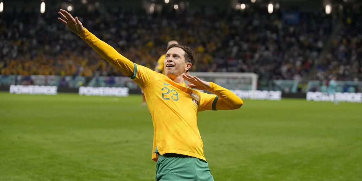 ¡Australia se avanza y Lucas se lesiona!