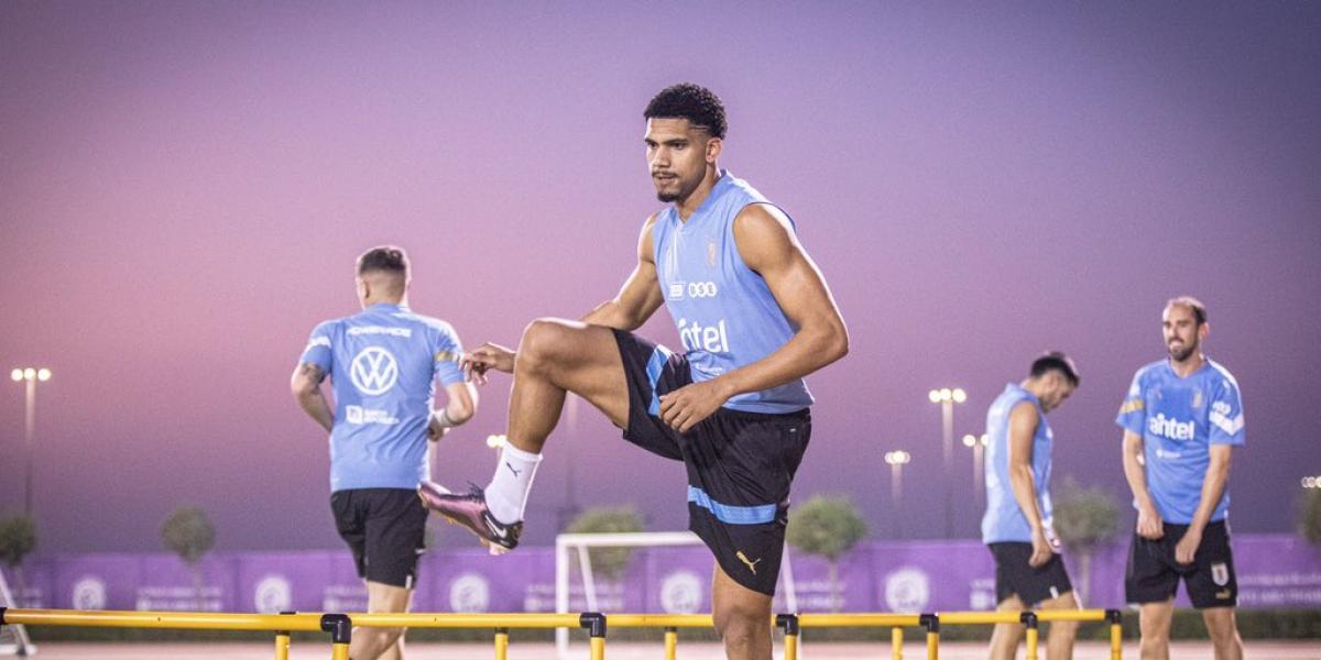 El seleccionador de Uruguay se pronuncia sobre Ronald Araujo