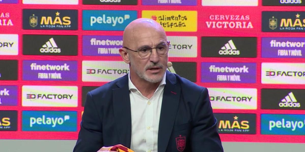 Luis de la Fuente, en el Camp Nou para presenciar el Barça-Sevilla