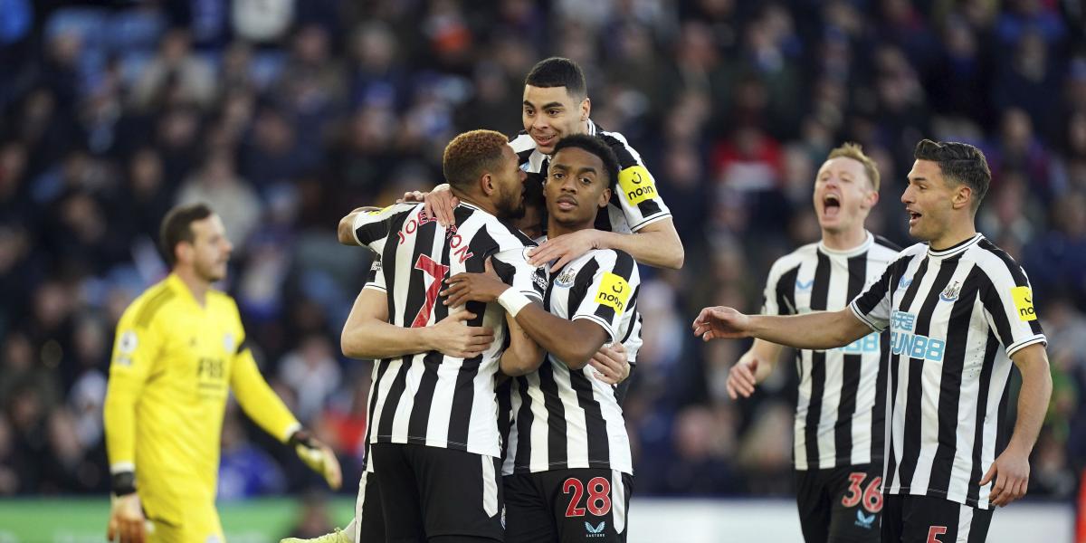 El Newcastle golea y es segundo de la Premier