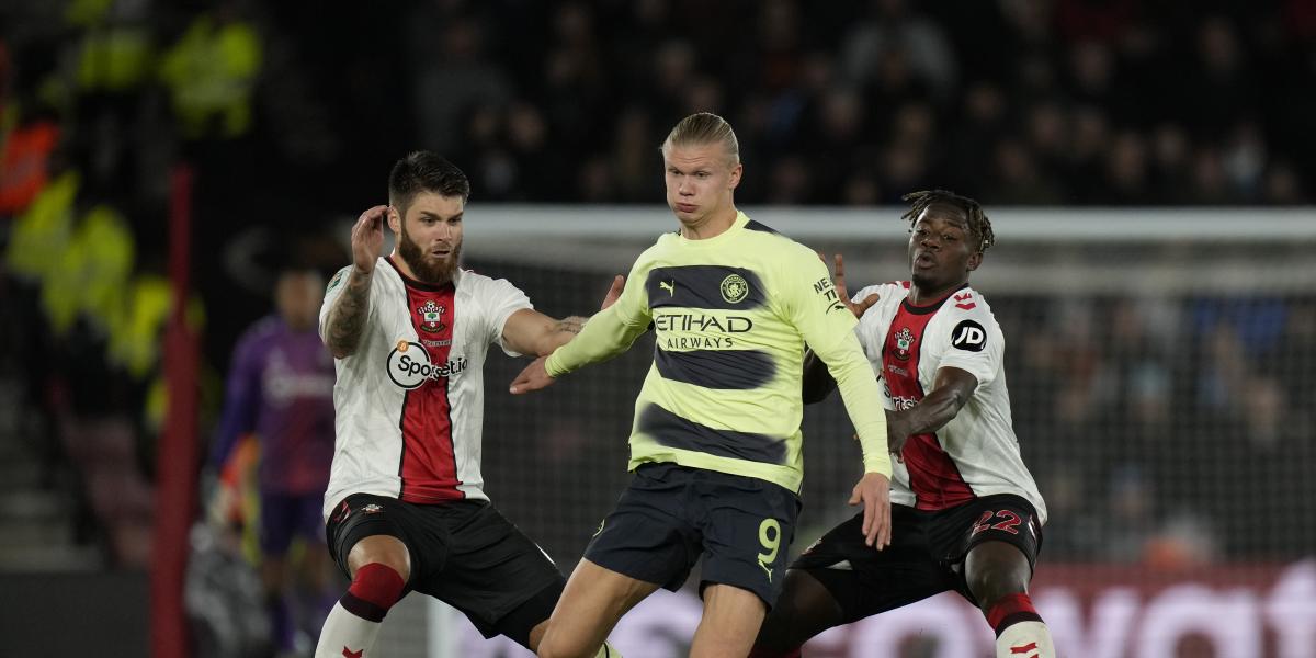 2-0: El colista de la Premier echa al City de la Carabao Cup