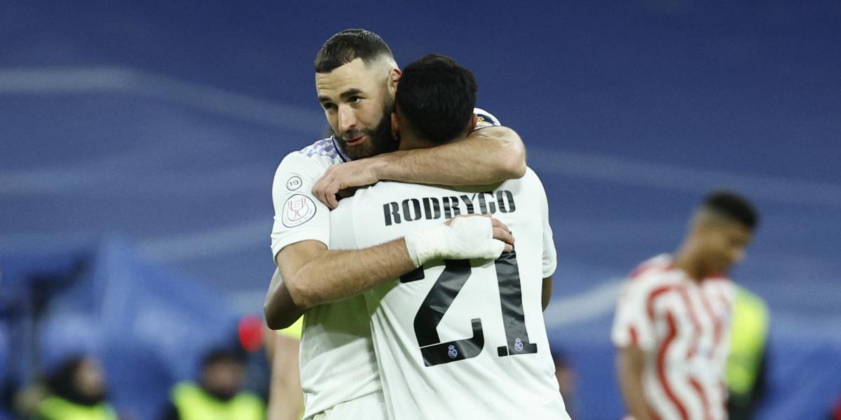 Benzema marca el 2-1 en el 103