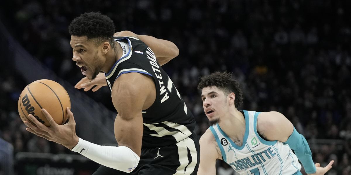 Anteto no tiene piedad de los Hornets