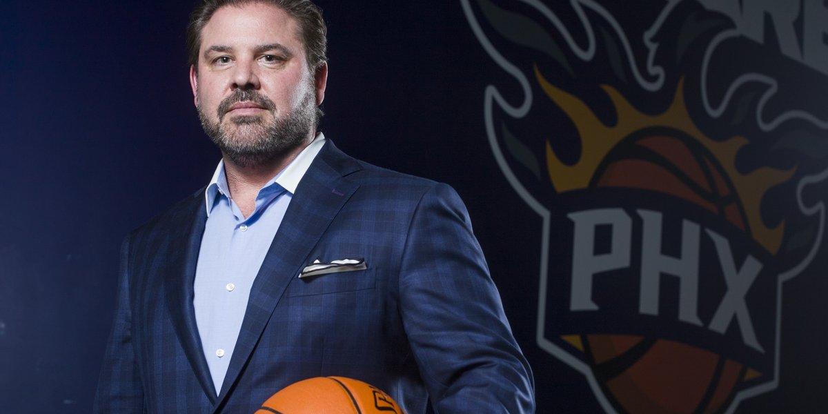 El CEO de los Suns dimite por el escándalo de abusos en la franquicia