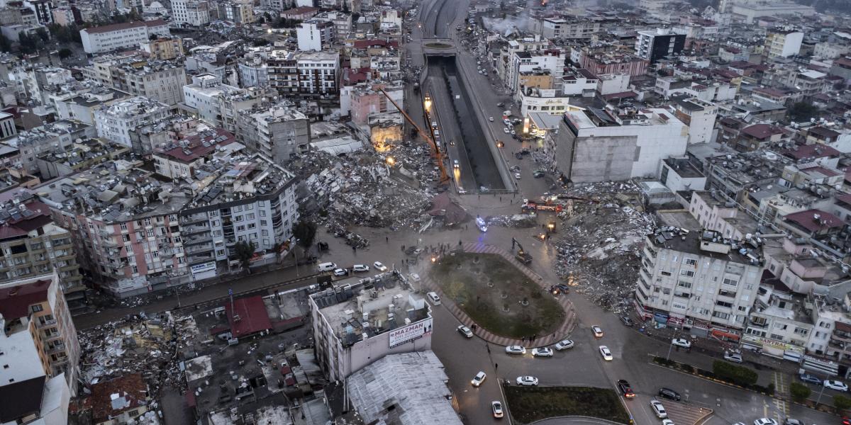 Ya son más de 7.200 los fallecidos en los terremotos que sacudieron Turquía y Siria