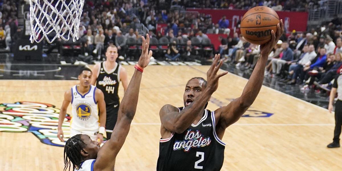 Kawhi Leonard hurga en la herida de los Warriors