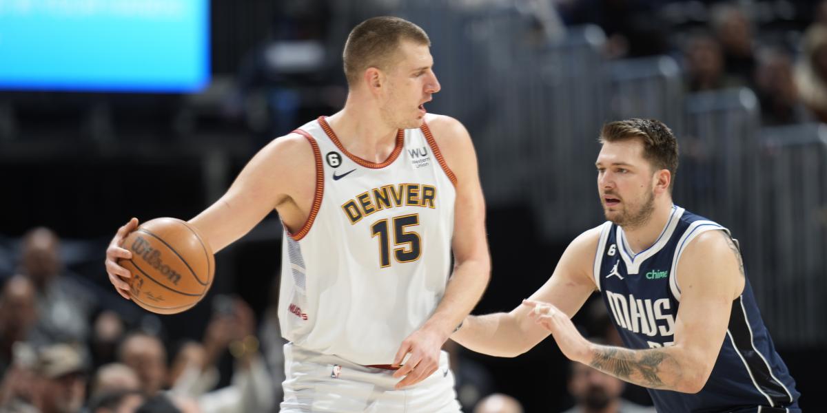 Irving deja solo a Doncic y Jokic alecciona a los Mavericks