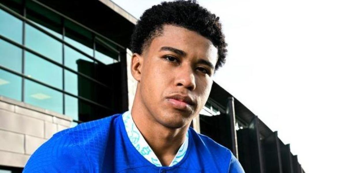 Vinculan de nuevo a Andrey Santos con el Barça