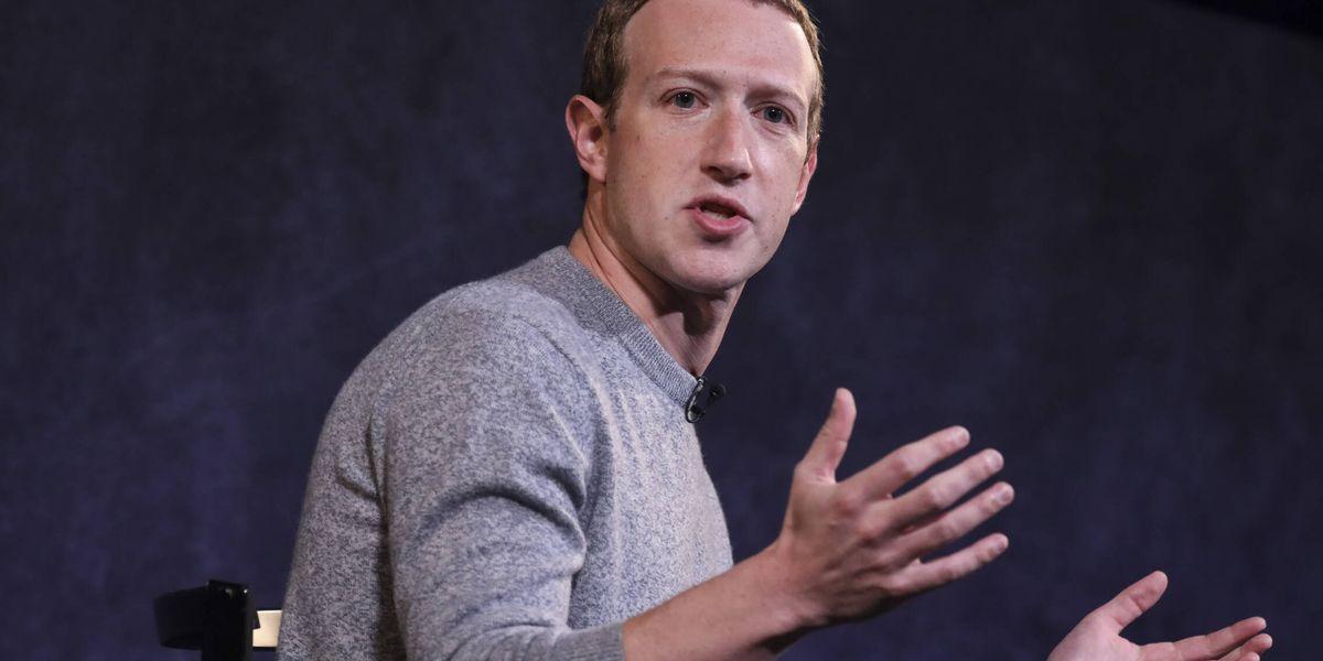 La última locura de Zuckerberg: subir a una cima en helicóptero para bajarla esquiando