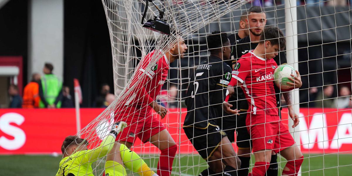 2-0: Pavlidis, Ryan y los penaltis llevan al AZ a semifinales