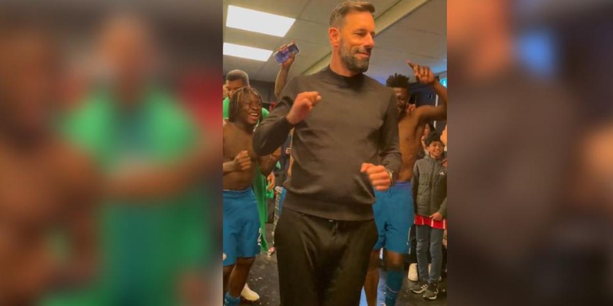 Ruud Van Nistelrooy ¿desatado? tras ganar la copa