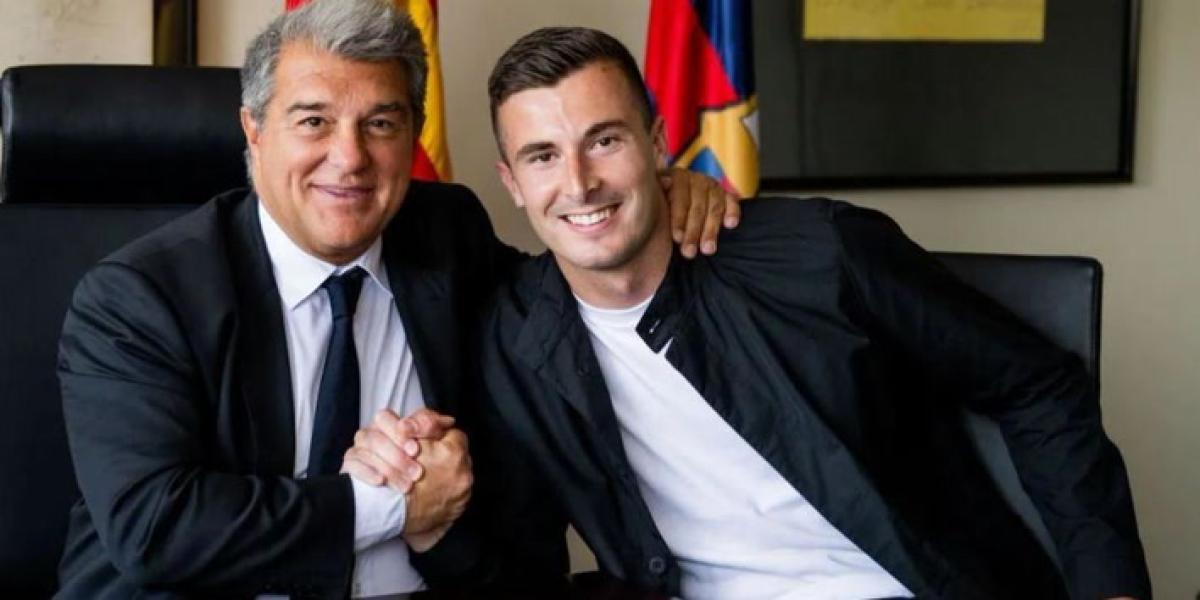Oficial: Iñaki Peña renueva con el Barça hasta 2026