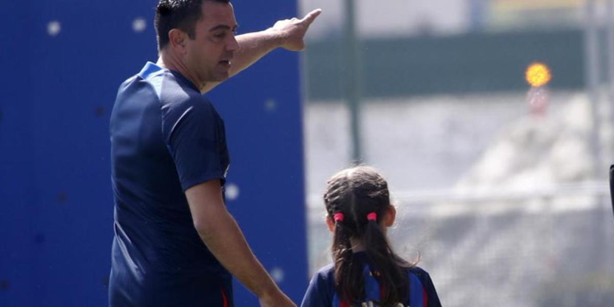 Según Xavi, no hay que reforzar la banda izquierda