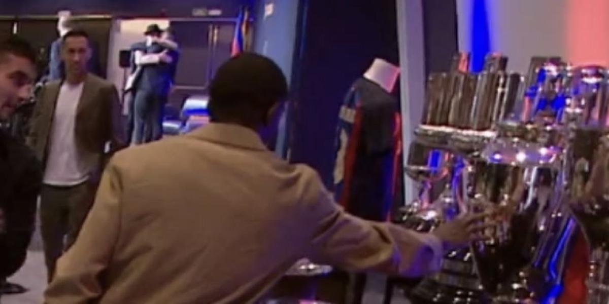 El gesto de Dembélé con la Champions en la despedida de Alba