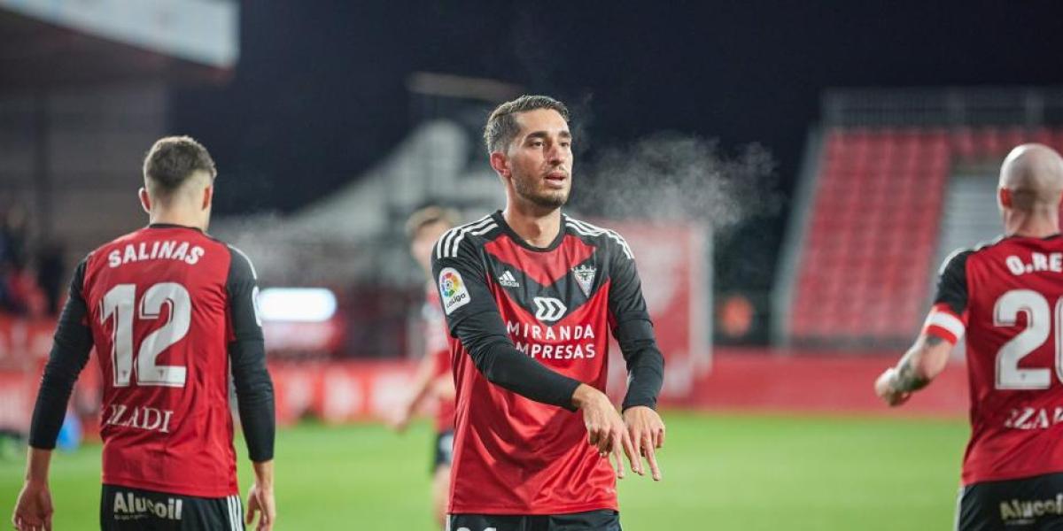 La Real hace oficial la cesión de Roberto López al Tenerife