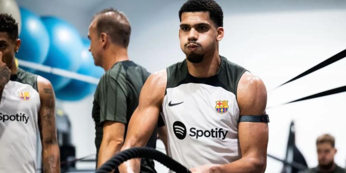 Araujo, compromiso con ascendencia de capitán