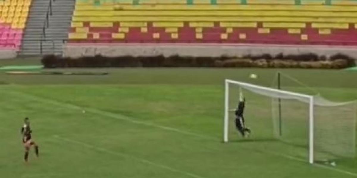 ¿Es este el penalti con el desenlace más ridículo de la historia?