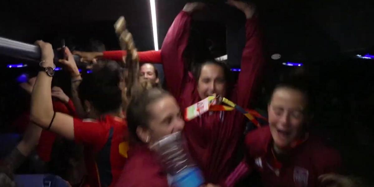 ¡Locura en el vestuario de la Roja!