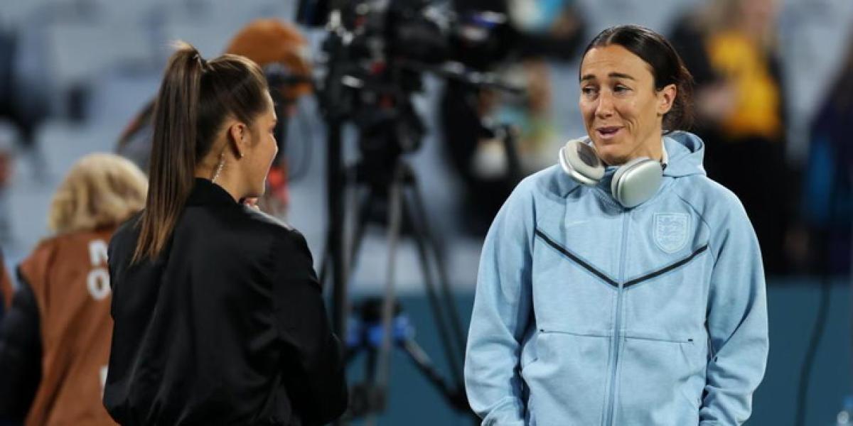 Recadito de Lucy Bronze a España