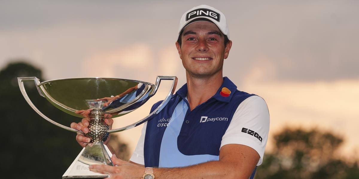 Hovland gana una posición en el ranking mundial de golf y acecha a Jon Rahm