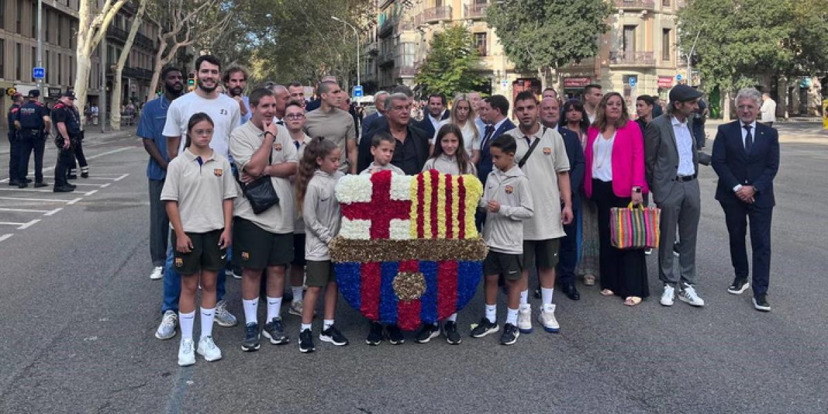 El Barça, en la ofrenda de la Diada, anuncia que ayudará a Marruecos
