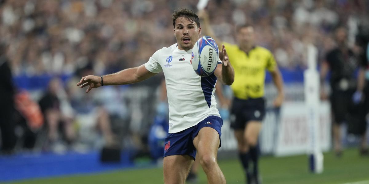 La estrella francesa Dupont, operado del pómulo en plena Copa del Mundo