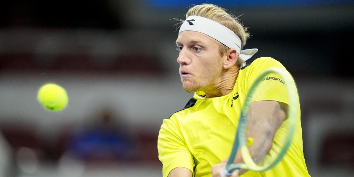Davidovich gana el primer set a Zverev, pero pierde en los octavos de Pekín