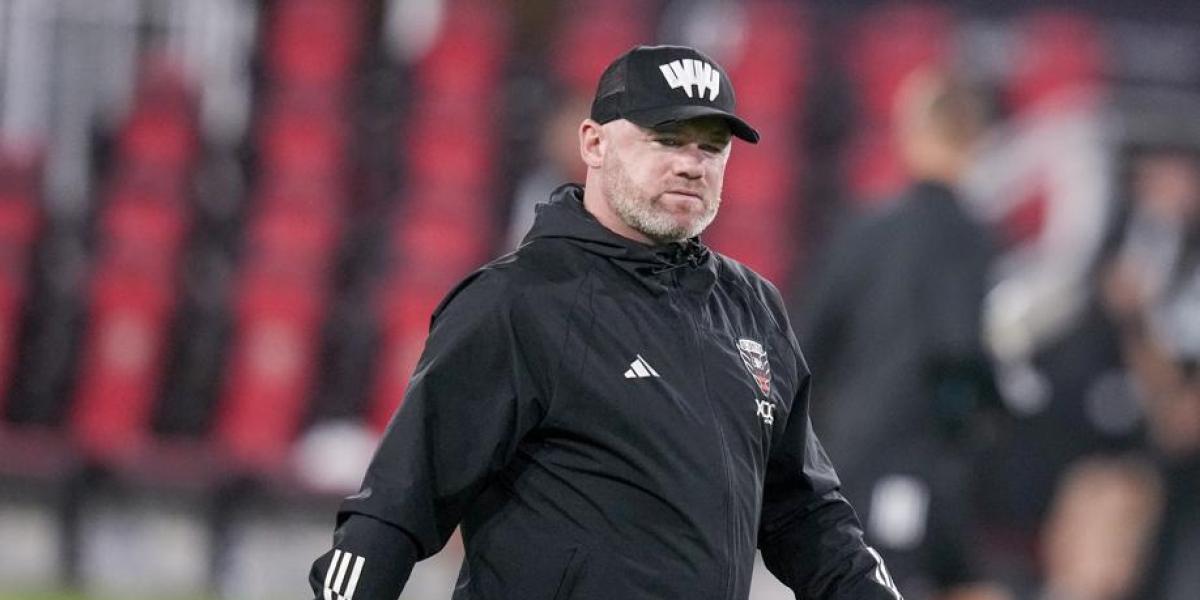Rooney, a punto de volver a entrenar en Inglaterra solo 48 horas después de ser cesado