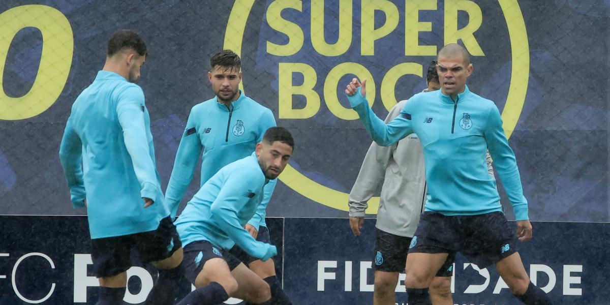Último tren del Amberes ante el Porto