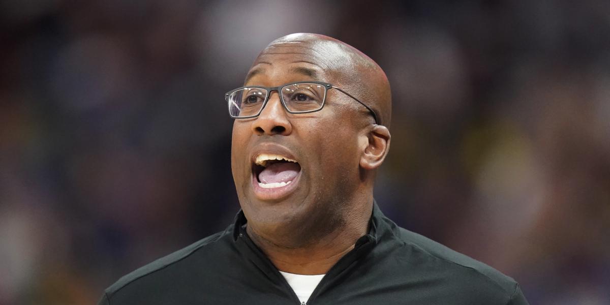 Los Sacramento Kings le ofrecen casi treinta millones a Mike Brown... pero él quiere más
